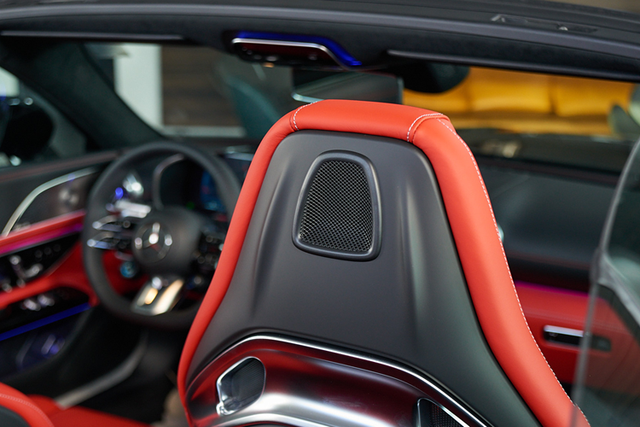 Xem Mercedes-AMG SL 43 hạng sang giá 6,9 tỷ đồng - Hình 15 Xem Mercedes-AMG SL 43 hang sang gia 6,9 ty dong-Hinh-15