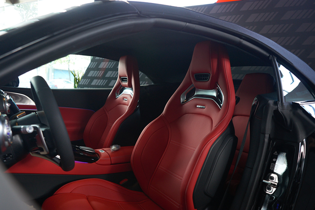 Xem Mercedes-AMG SL 43 hạng sang giá 6,9 tỷ đồng - Hình 11 Xem Mercedes-AMG SL 43 hang sang gia 6,9 ty dong-Hinh-11