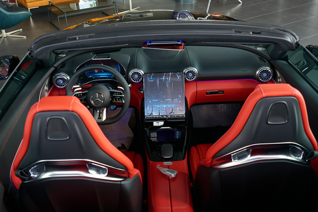 Xem Mercedes-AMG SL 43 hạng sang giá 6,9 tỷ đồng - Hình 13 Xem Mercedes-AMG SL 43 hang sang gia 6,9 ty dong-Hinh-13