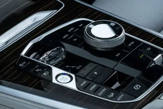 Đại lý giảm đến 175 triệu cho BMW X5 - Hình 6 Dai ly giam den 175 trieu cho BMW X5-Hinh-6