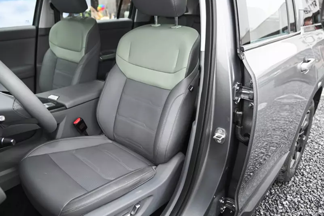 SUV cỡ nhỏ off-road Beijing BJ30 2024 giá siêu rẻ - Hình 8 SUV co nho off-road Beijing BJ30 2024 gia sieu re-Hinh-8