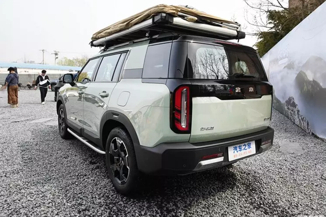 SUV cỡ nhỏ off-road Beijing BJ30 2024 giá siêu rẻ - Hình 10 SUV co nho off-road Beijing BJ30 2024 gia sieu re-Hinh-10