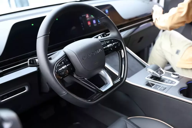 Omoda 5 - SUV cỡ B ngoại thất đẹp, còn nội thất thế nào? - Hình 8 Omoda 5 - SUV co B ngoai that dep, con noi that the nao?-Hinh-8