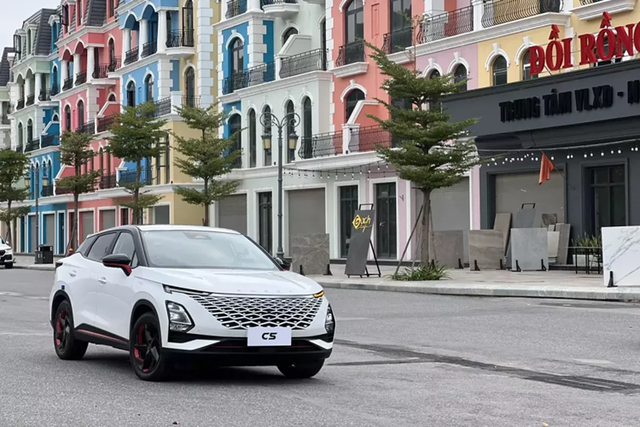 Omoda 5 - SUV cỡ B ngoại thất đẹp, còn nội thất thế nào? - Hình 14 Omoda 5 - SUV co B ngoai that dep, con noi that the nao?-Hinh-14