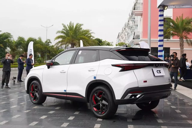 Omoda 5 - SUV cỡ B ngoại thất đẹp, còn nội thất thế nào? - Hình 5 Omoda 5 - SUV co B ngoai that dep, con noi that the nao?-Hinh-5