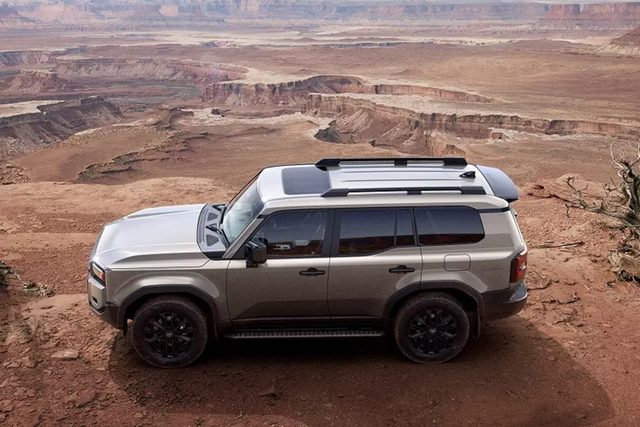 Chi tiết Toyota Land Cruiser Prado 2024 tại Nhật Bản - Hình 2 Chi tiet Toyota Land Cruiser Prado 2024 tai Nhat Ban-Hinh-2