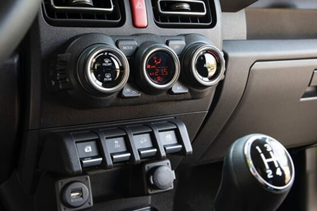 Suzuki Jimny phiên bản bán tải lộ diện - Hình 6 Suzuki Jimny phien ban ban tai lo dien-Hinh-6