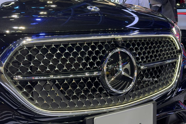 Mercedes-Benz E-Class 2024 được phân phối với 2 phiên bản - Hình 5 Mercedes-Benz E-Class 2024 duoc phan phoi voi 2 phien ban-Hinh-5