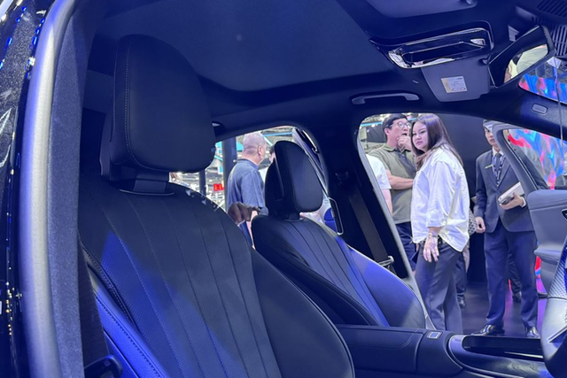 Mercedes-Benz E-Class 2024 được phân phối với 2 phiên bản - Hình 7 Mercedes-Benz E-Class 2024 duoc phan phoi voi 2 phien ban-Hinh-7