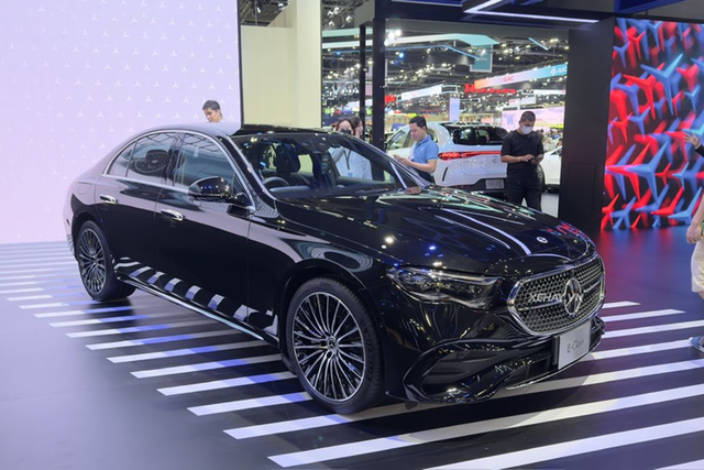 Mercedes-Benz E-Class 2024 được phân phối với 2 phiên bản Mercedes-Benz E-Class 2024 duoc phan phoi voi 2 phien ban