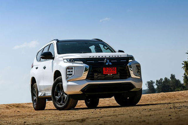 Xem chi tiết Mitsubishi Pajero Sport 2024 - Hình 2 Xem chi tiet Mitsubishi Pajero Sport 2024-Hinh-2