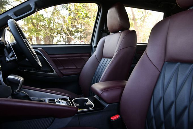 Xem chi tiết Mitsubishi Pajero Sport 2024 - Hình 6 Xem chi tiet Mitsubishi Pajero Sport 2024-Hinh-6