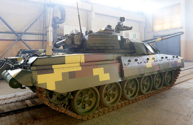 'Do suc' xe tang T-72AMT Ukraine va T-72B3 cua Nga-Hinh-4