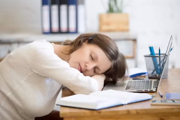 Chuyen gia khuyen ap dung ngay cach nay neu thay met moi hau COVID-19