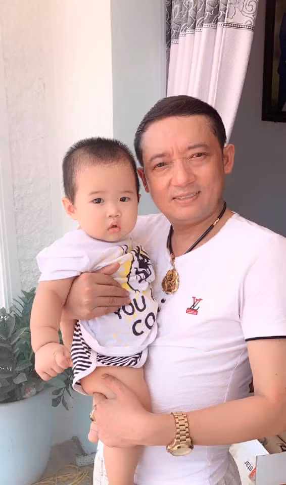 Cai ket nao danh cho danh hai 4 lan ket hon voi 3 nguoi vo-Hinh-9