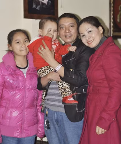 Cai ket nao danh cho danh hai 4 lan ket hon voi 3 nguoi vo-Hinh-2