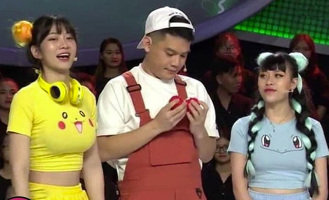 Hotgirl Lê Bống gây nhức mắt khi hoá thân bà già Noel sexy - Hình 2 Hotgirl Le Bong gay nhuc mat khi hoa than ba gia Noel sexy-Hinh-2