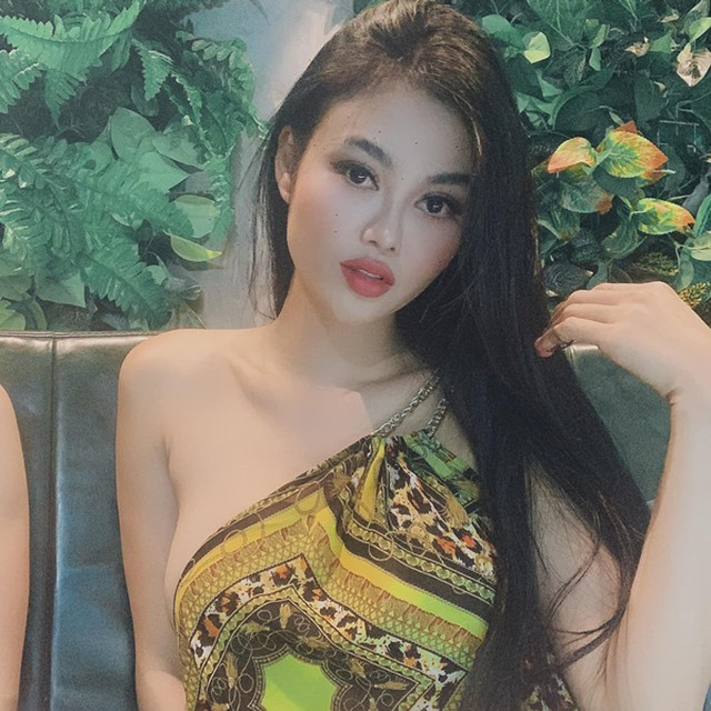'Hoa hậu ăn chơi' Julia Hồ có gu thời trang sexy siêu cấp 'Hoa hau an choi' Julia Ho co gu thoi trang sexy sieu cap
