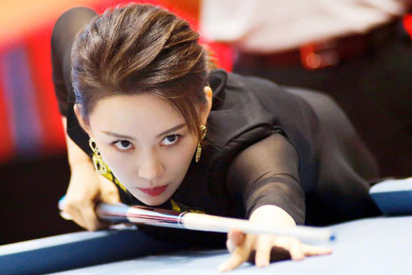 'Nữ thần bi-a' xứ Trung gây ấn tượng với phong cách thời trang sexy - Hình 4 'Nu than bi-a' xu Trung gay an tuong voi phong cach thoi trang sexy-Hinh-4