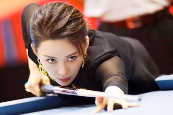 'Nu than bi-a' xu Trung gay an tuong voi phong cach thoi trang sexy-Hinh-4