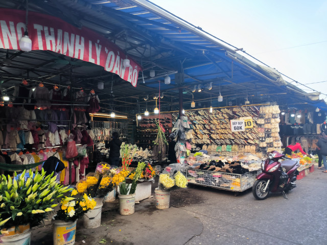 Chợ truyền thống ế ẩm dịp cận Tết, tiểu thương lo lắng Cho truyen thong e am dip can Tet, tieu thuong lo lang