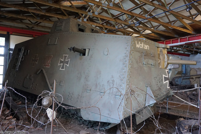 Một vòng thăm quan Bảo tàng xe tăng Đức (1) Mot vong tham quan Bao tang xe tang Duc (1)