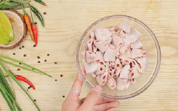 Những món ngon chế biến từ lòng heo - Hình 4 Nhung mon ngon che bien tu long heo-Hinh-4