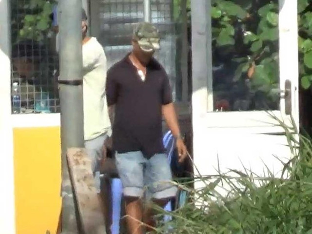 'Cò’ bảo kê xe qua chốt CSGT vào giờ cấm ở TP HCM 'Co’ bao ke xe qua chot CSGT vao gio cam o TP HCM