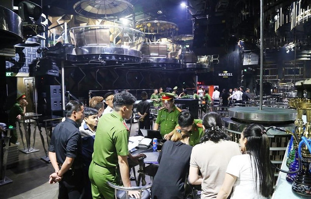 75 'dân chơi' dương tính với ma tuý ở vũ trường New Phương Đông Đà Nẵng 75 'dan choi' duong tinh voi ma tuy o vu truong New Phuong Dong Da Nang