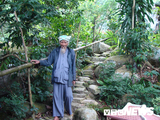 Ly kỳ chuyện đạo sĩ 2 lần giết rắn hổ mây - Hình 3 Ly ky chuyen dao si 2 lan giet ran ho may-Hinh-3