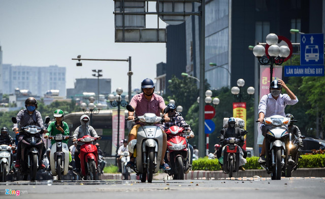 Mướt mát những con phố mát mẻ giữa nắng nóng 40 độ C Hà Nội Muot mat nhung con pho mat me giua nang nong 40 do C Ha Noi