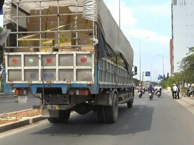 Hành trình đeo bám ‘cò’ dẫn xe qua mặt chốt CSGT vào giờ cấm - Hình 4 Hanh trinh deo bam ‘co’ dan xe qua mat chot CSGT vao gio cam-Hinh-4