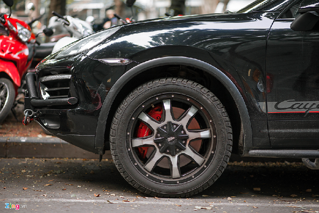 Đại gia Đặng Lê Nguyên Vũ vừa độ xe Porsche Cayenne cực ngầu - Hình 4 Dai gia Dang Le Nguyen Vu vua do xe Porsche Cayenne cuc ngau-Hinh-4