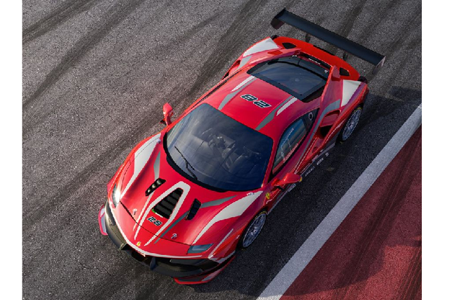 "Soi" siêu xe Ferrari 488 Challenge Evo 2020 hoàn toàn mới Với bản cập nhật siêu xe Ferrari 488 Challenge Evo lần này là "tối đa hóa sức mạnh tổng hợp của cả khí động học lẫn động lực học của xe", với nhiều tinh chỉnh đề cao tính khí động lực học. Bộ phận kỹ thuật của hãng và Trung tâm Thiết kế đã tạo ra một phần mặt trước mới, có hiệu suất khí động học vượt trội hơn 30% so với mẫu Challenge 488 trước.