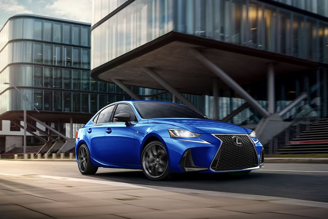 Cận cảnh Lexus IS F-Sport 2020 phiên bản Blackline giá chỉ 1,1 tỷ đồng Can canh Lexus IS F-Sport 2020 phien ban Blackline gia chi 1,1 ty dong