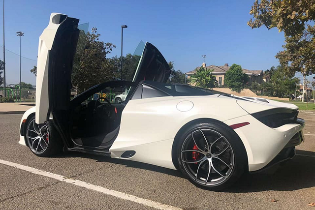 Đại gia Việt nào vừa 'đặt gạch' mua siêu xe McLaren 720S Spider hơn 23 tỷ? - Hình 2 Dai gia Viet nao vua 'dat gach' mua sieu xe McLaren 720S Spider hon 23 ty?-Hinh-2