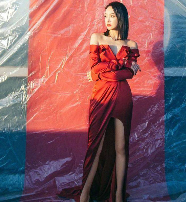 Ấn tượng mẫu váy được ưa thích nhất, sexy lại khí chất ngút ngàn - Hình 3 An tuong mau vay duoc ua thich nhat, sexy lai khi chat ngut ngan-Hinh-3