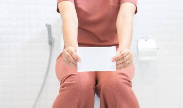 Giật mình thói quen khi vệ sinh dễ gây bệnh phụ khoa nguy hiểm - Hình 11 Giat minh thoi quen khi ve sinh de gay benh phu khoa nguy hiem-Hinh-11