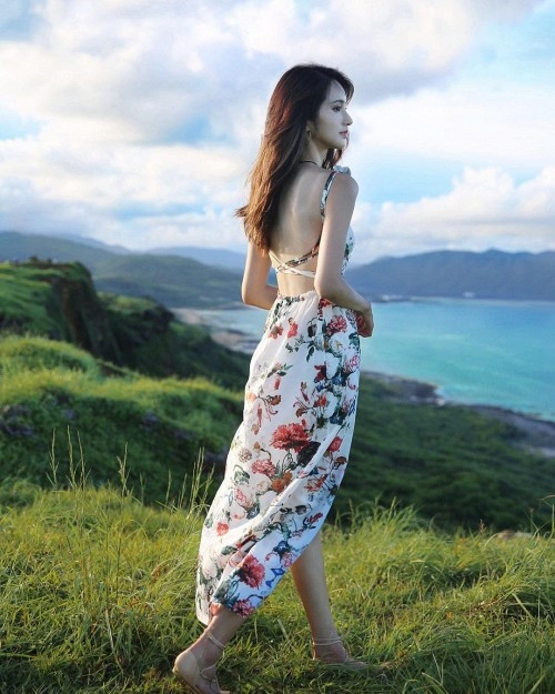 Nhan sắc 'nữ thần Vũ Hán' khiến đấng mày râu điêu đứng - Hình 8 Nhan sac 'nu than Vu Han' khien dang may rau dieu dung-Hinh-8