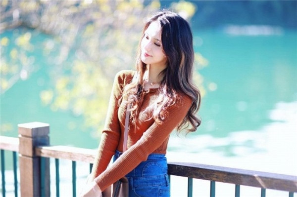 Nhan sắc 'nữ thần Vũ Hán' khiến đấng mày râu điêu đứng - Hình 5 Nhan sac 'nu than Vu Han' khien dang may rau dieu dung-Hinh-5