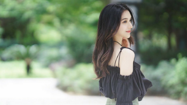 Nhan sắc 'nữ thần Vũ Hán' khiến đấng mày râu điêu đứng - Hình 9 Nhan sac 'nu than Vu Han' khien dang may rau dieu dung-Hinh-9