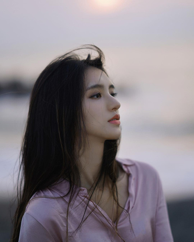 Nhan sắc 'nữ thần Vũ Hán' khiến đấng mày râu điêu đứng - Hình 6 Nhan sac 'nu than Vu Han' khien dang may rau dieu dung-Hinh-6