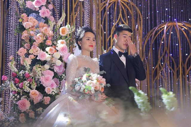 Sau lùm xùm, vợ Duy Mạnh có hành động lạ - Hình 2 Sau lum xum, vo Duy Manh co hanh dong la-Hinh-2