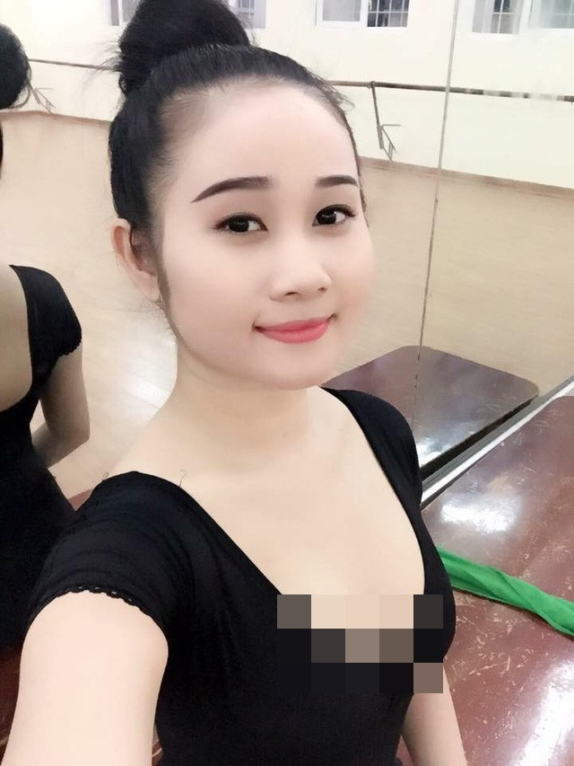 Ngắm nhan sắc hotgirl gợi cảm là bạn gái cầu thủ U22 sút tung lưới Trung Quốc - Hình 2 Ngam nhan sac hotgirl goi cam la ban gai cau thu U22 sut tung luoi Trung Quoc-Hinh-2