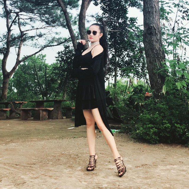 Ngắm nhan sắc hotgirl gợi cảm là bạn gái cầu thủ U22 sút tung lưới Trung Quốc - Hình 8 Ngam nhan sac hotgirl goi cam la ban gai cau thu U22 sut tung luoi Trung Quoc-Hinh-8