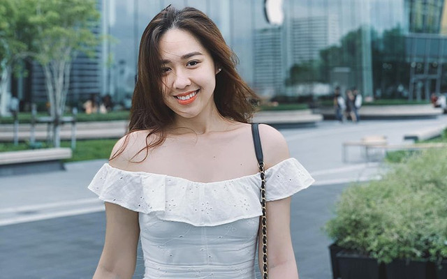 Nhan sắc cô gái tặng hoa Tổng thống Mỹ bây giờ thế nào? - Hình 9 Nhan sac co gai tang hoa Tong thong My bay gio the nao?-Hinh-9