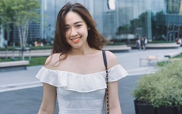Nhan sac co gai tang hoa Tong thong My bay gio the nao?-Hinh-9