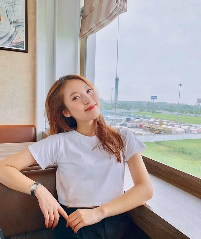 Dan nu MC xinh dep sam nha, tau xe khi tuoi moi ngoai doi muoi-Hinh-7