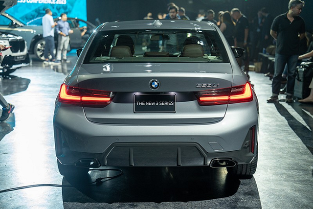 Sedan BMW 3-Series trục cơ sở dài giá 1,8 tỷ tại Thái - Hình 11 Sedan BMW 3-Series truc co so dai gia 1,8 ty tai Thai-Hinh-11