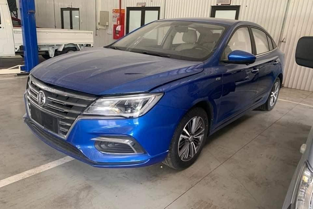 Chi tiet MG RX5 va MG5 so san gia mem